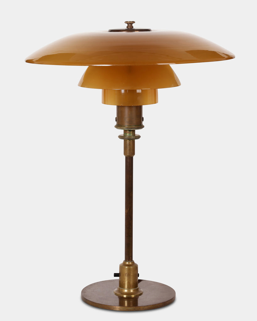 Poul Henningsen 4/3. Table lamp in amber