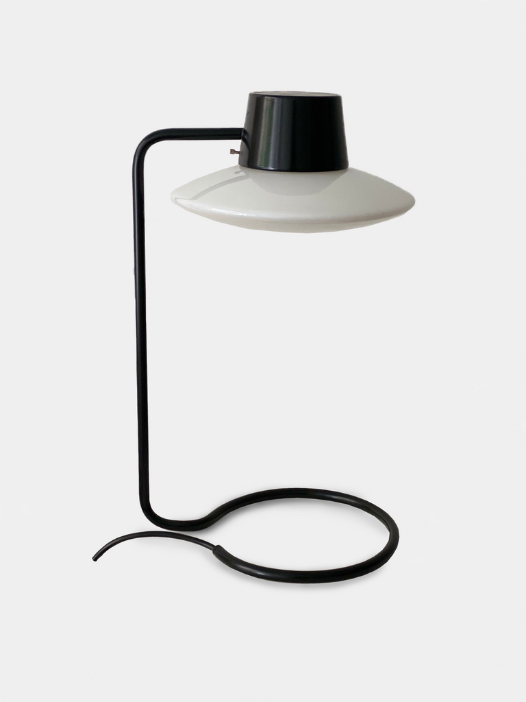 St. Catherine 'Oxford' Tall table lamp by Arne Jacobsen